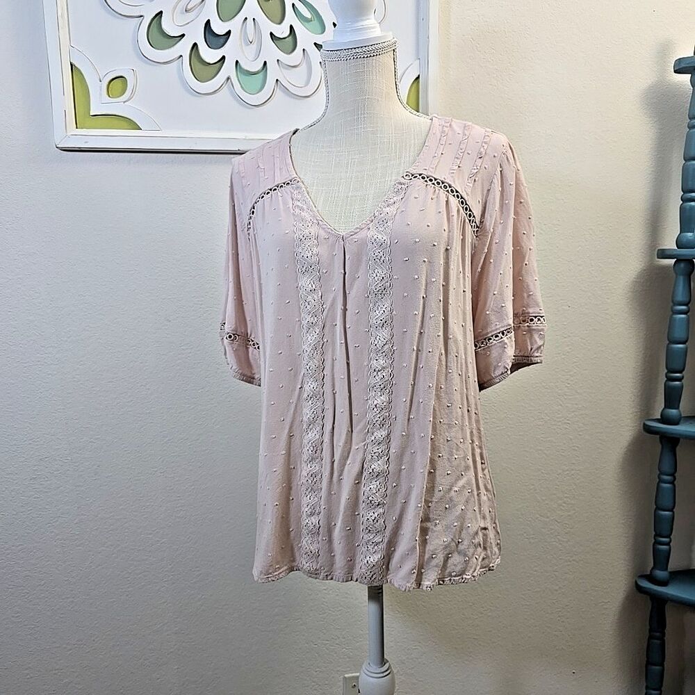 Maurices 3/4 Sleeve Blouse Women's Size XL Dusty Pink Delicate Pretty Details